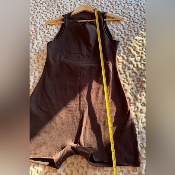 NEW! SKIMS Brown Fitness Wearable Women’s 
Size: L - Picture 5 of 9